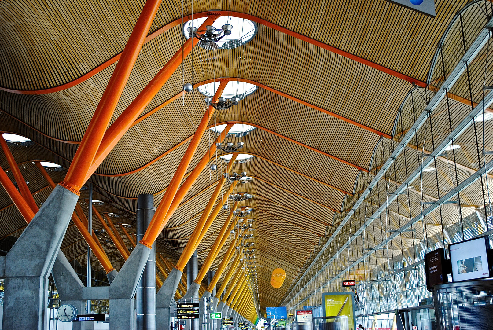 airport Madrid T4