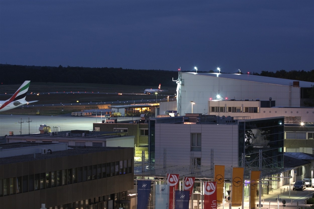 Airport Nürnberg bei Nacht....