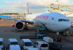 Airport Schiphol - Amsterdam - Boeing 777-300er