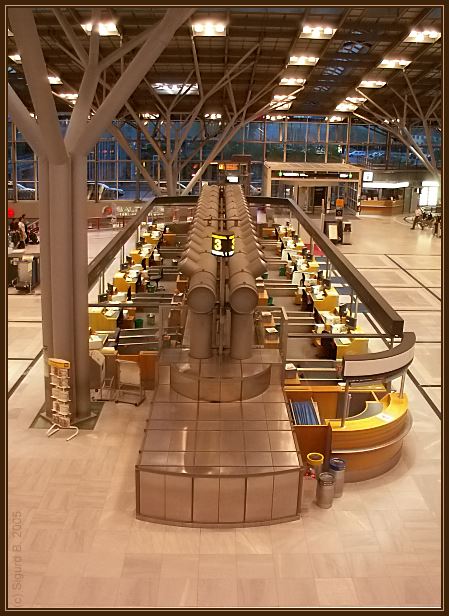 Airport Stuttgart - check in (Lufthansa)