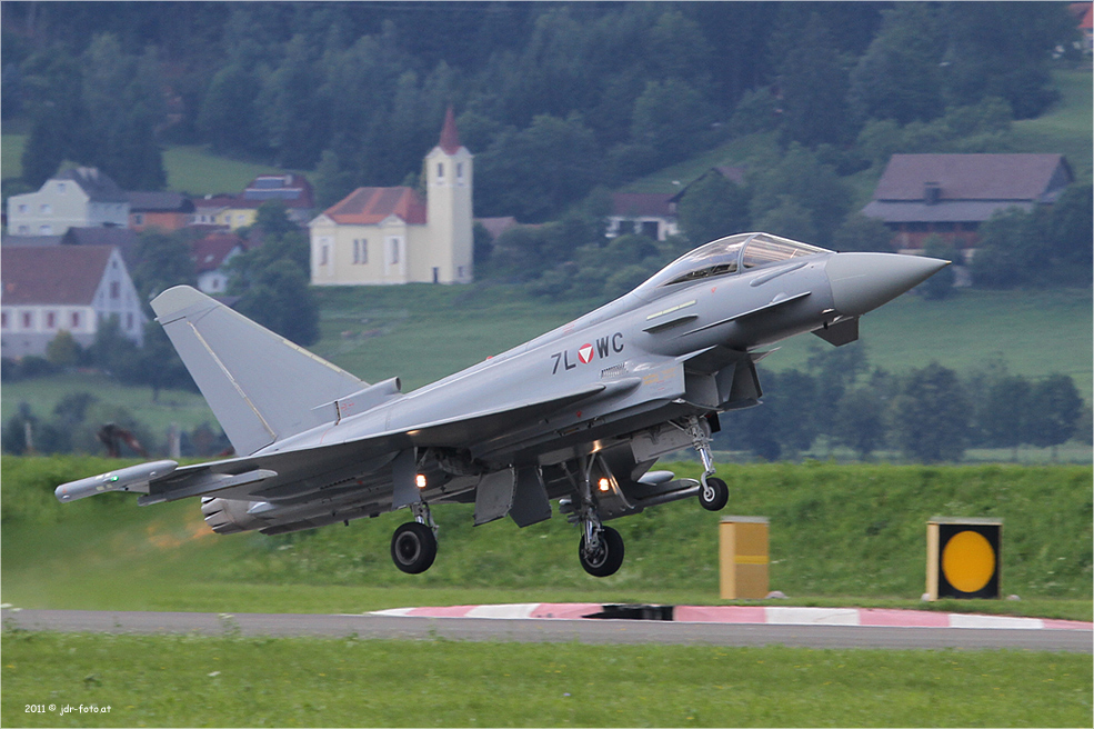Airpower 2011 - Austrian Eurofighter take-off