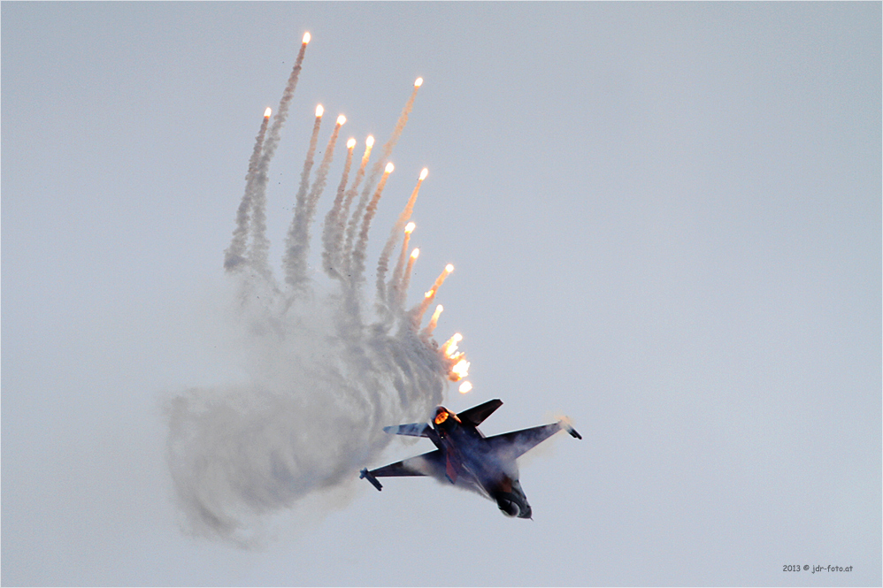 AirPower 2013 Zeltweg 07 - F16