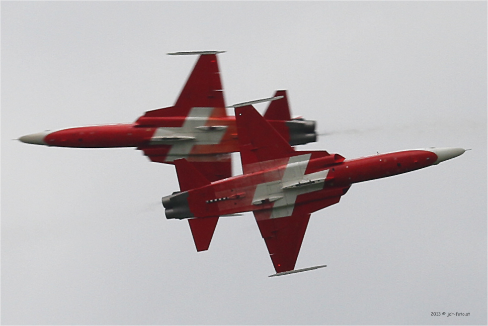 AirPower 2013 Zeltweg 12 - Patrouille Suisse Crossing