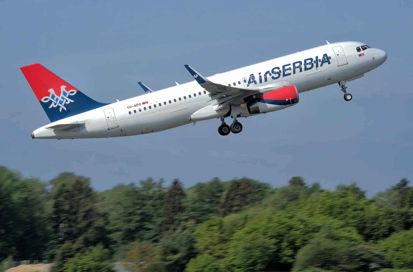 AirSERBIA Airbus A320-232 