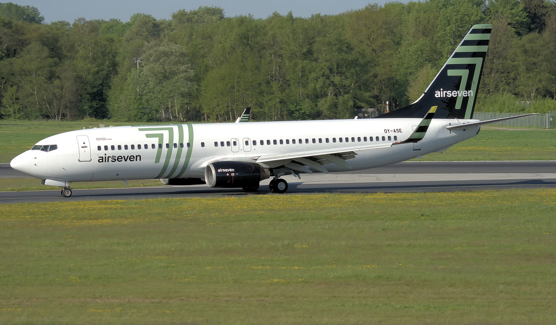  Airseven Boeing 737-8FH