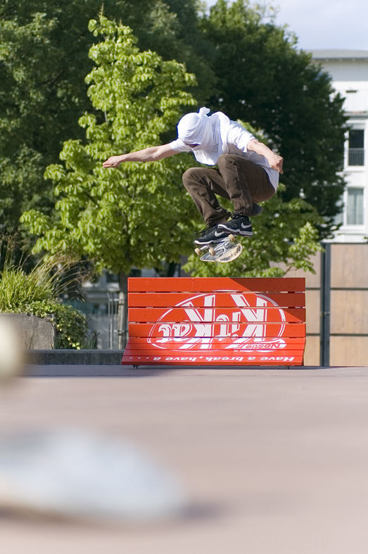 Aishe Kickflip