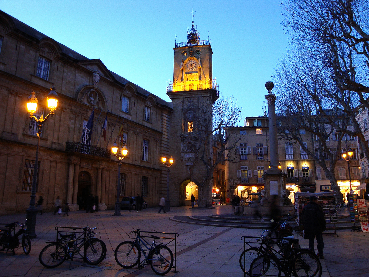 Aix en Provence place de l'hotel de ville..