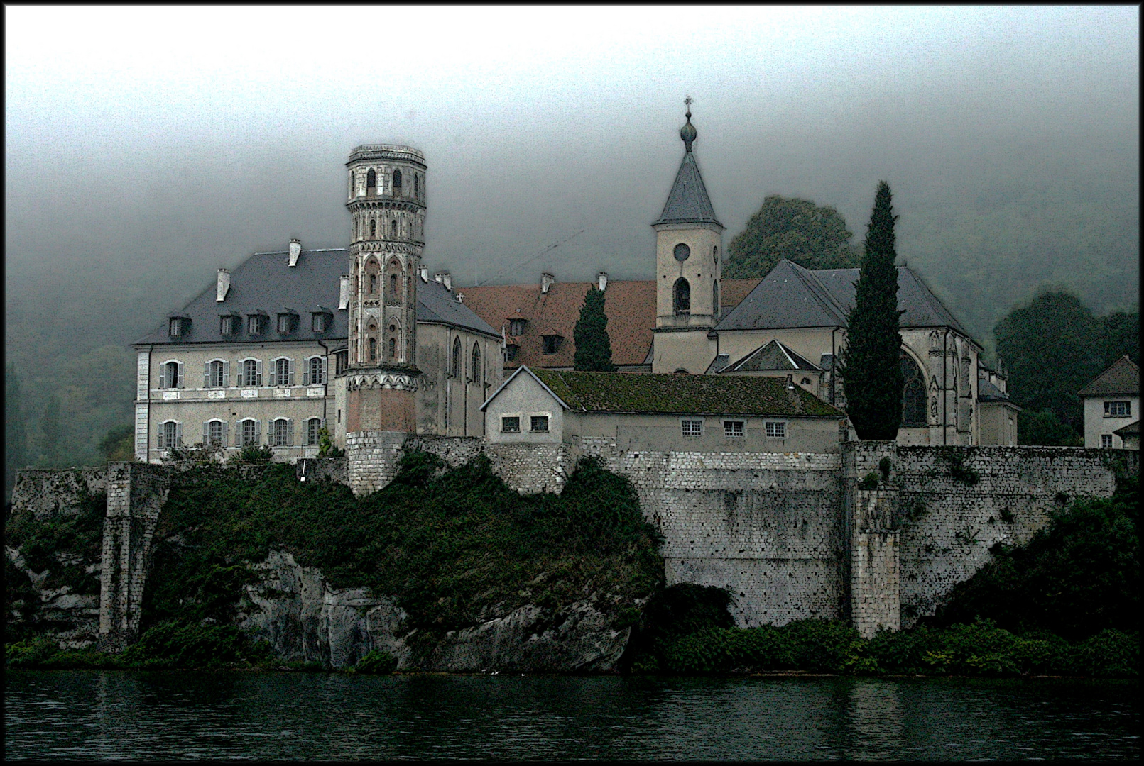 AIX LESBAINS L'ABBAYE DE HAUTECOMBE