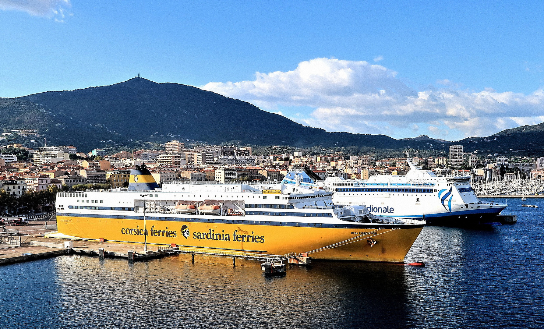 Ajaccio_Hafen_1