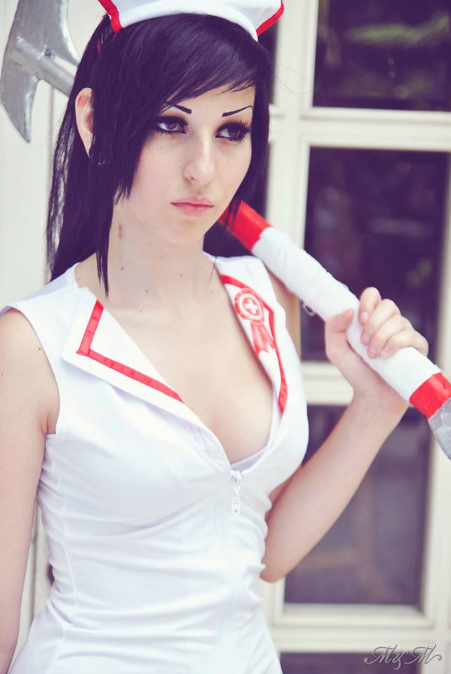 Akali Nurse Cosplay - League of Legends