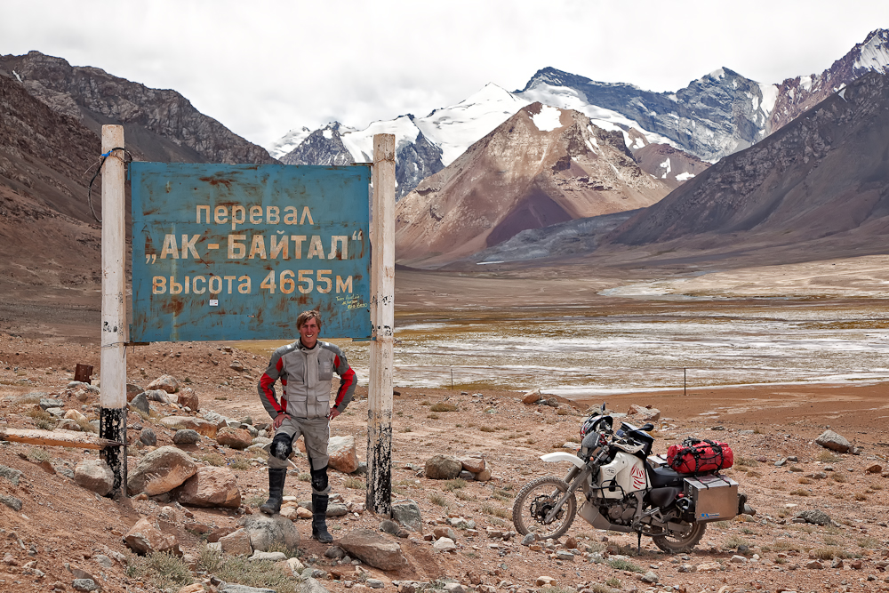 Akbaital Pass 4655m