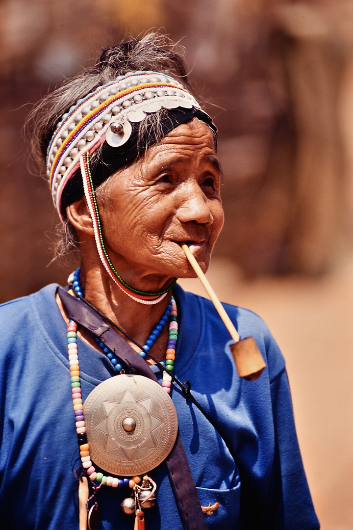 AkkaFrau 01 Foto & Bild asia, thailand, portrait Bilder auf