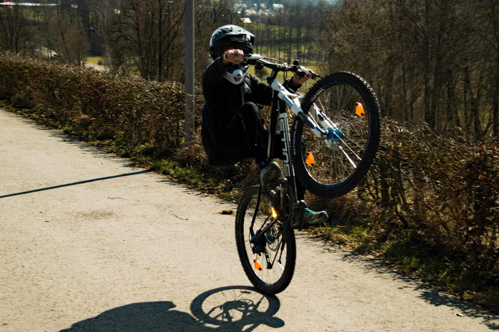 Akrobat am Fahrrad