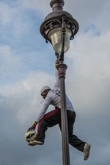 Akrobatik vor der Sacre Coeur