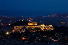 Akropolis by night