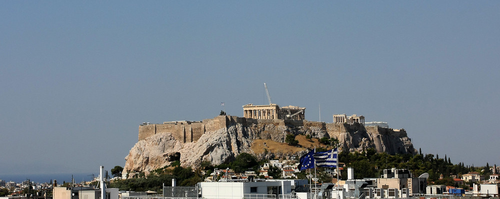 AKROPOLIS ÜBER DIE DÄCHER