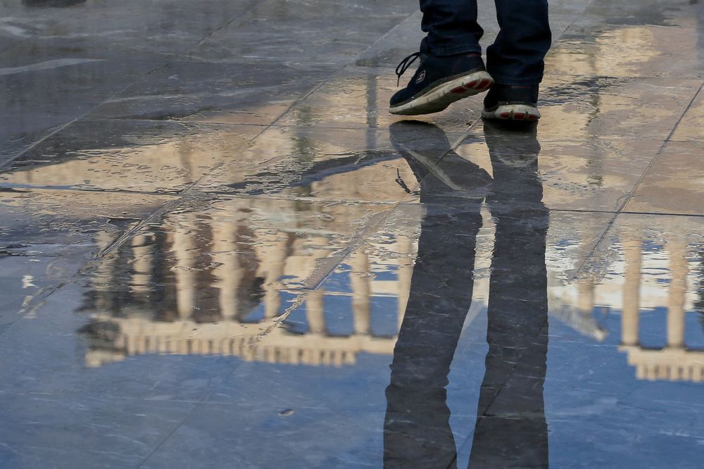 Akropolis upside down