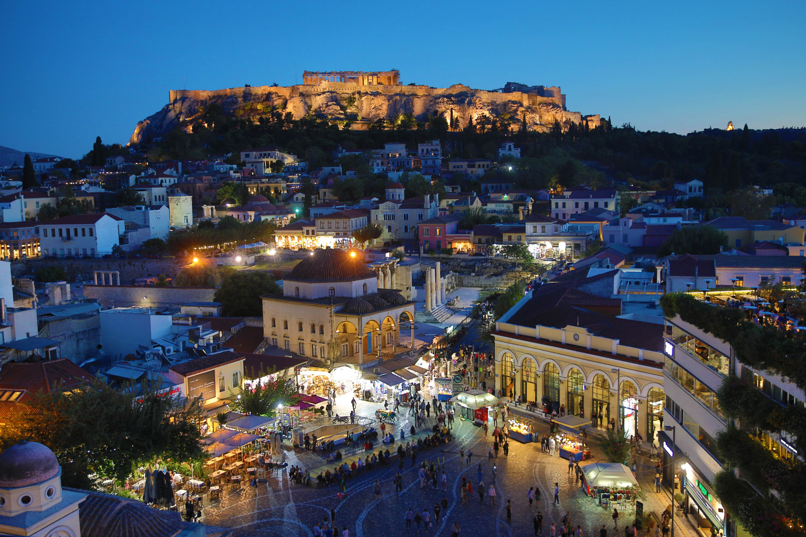 Akropolis von der rooftop bar aus fotografiert und einen sundowner geschlürft 