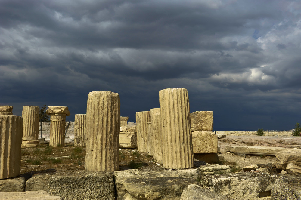 Akropolis vor dem Gewitter..