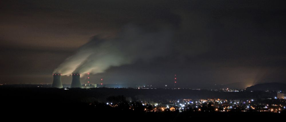 Akw Kkw Kernkraftwerk Atomkraftwerk Gundremmingen Bei Gunzburg Bei Nacht Foto Bild Industrie Und Technik Energietechnik Kraftwerke Bilder Auf Fotocommunity