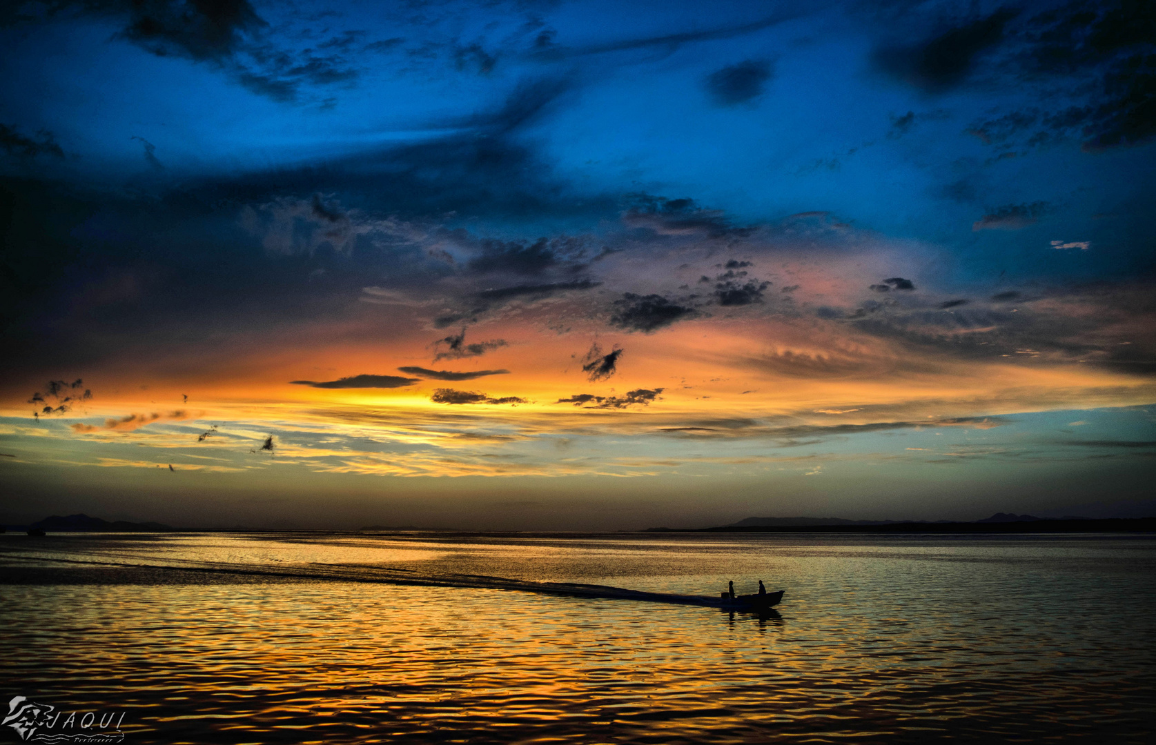 Al finalizar la tarde en el estero de Puntarenas