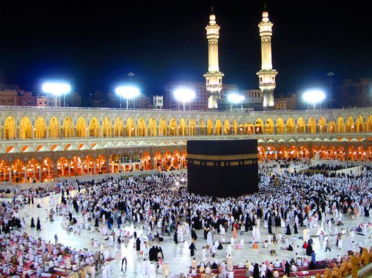 Al-Ka'bah Al-Musharrafah (nachts)