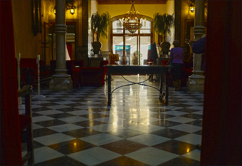 Al otro lado de las cortinas