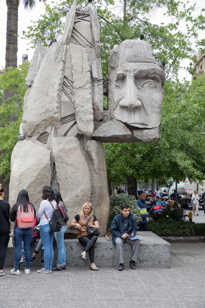 "Al Pueblo Indígena" de Enrique Villalobos