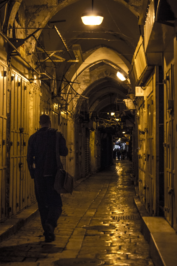 al-Quds bei Nacht (Spaziergänger)