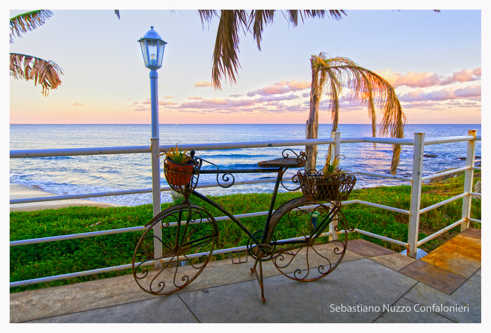 Al tramontar del sole ad Avola mare