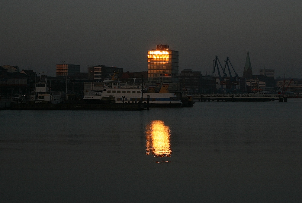 Alaaarm! Hochhaus in Flammen!