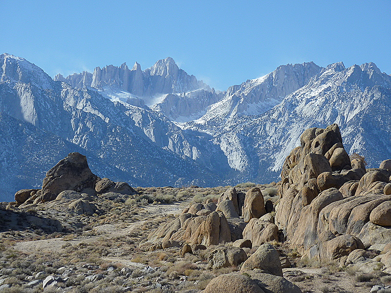 Alabama Hills mit Mt. Whitney