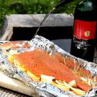 Alaska Coho Wildlachs trifft auf Zweigelt beim BBQ auf der Almhütte