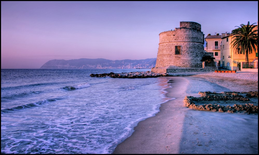 Alassio At Sunrise Foto & Bild landschaft, meer & strand, natur