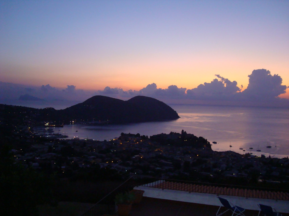 alba a Lipari