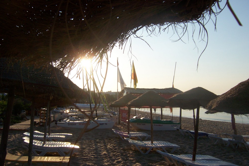 Alba ad Hammamet sulla spiaggia