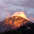 Alba con arcobaleno sopra San Siro