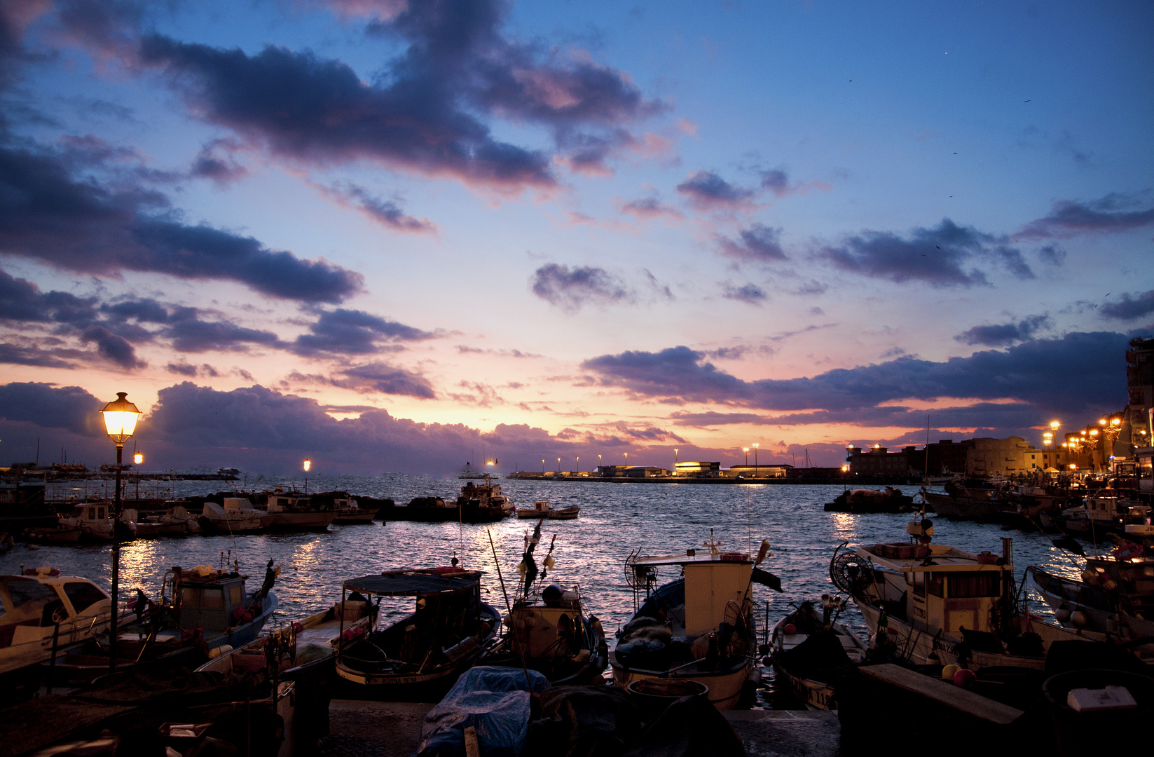 Alba nel porto di Anzio