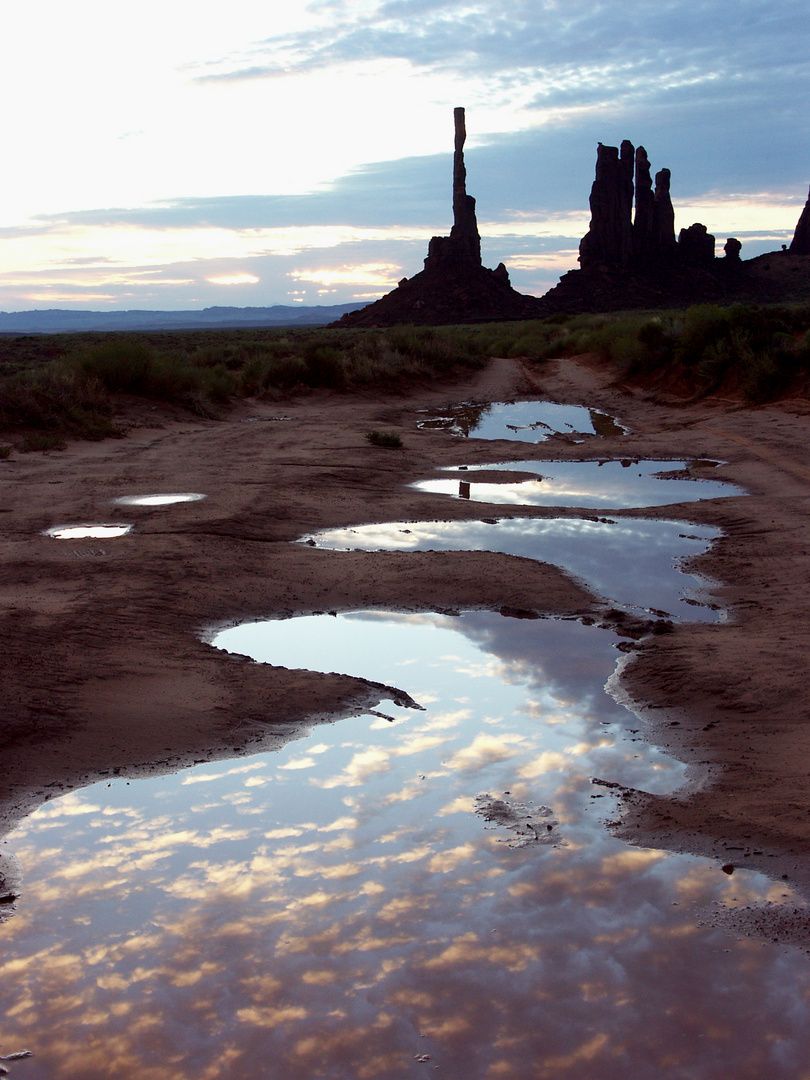 Alba nella Monument Valley