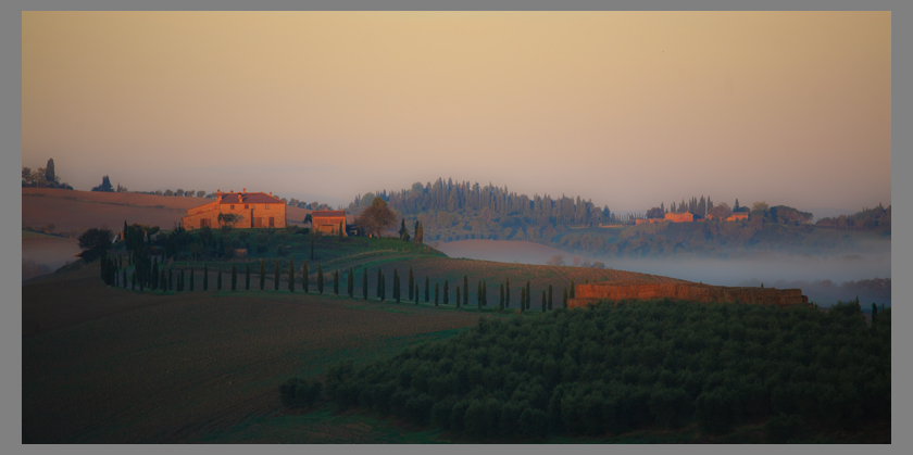 Alba nella regione Toscana nelle Crete Senesi