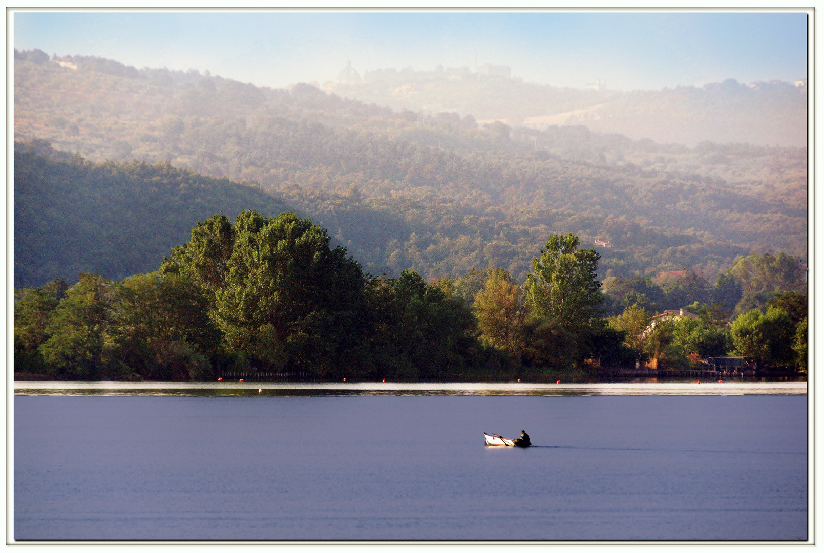 alba rosa sul lago...