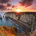 Alba su Etretat