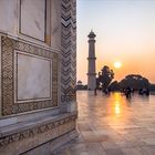 Alba su Taj Mahal