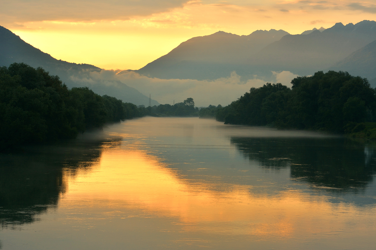 Alba sul Fiume Adda