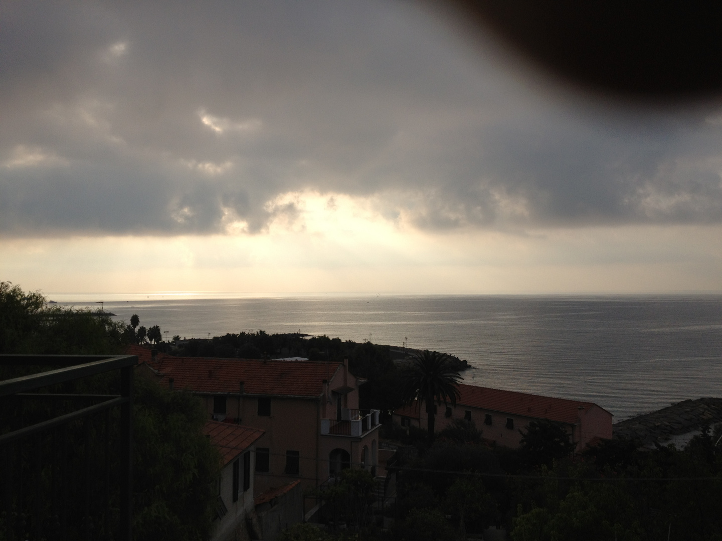 alba sul mar ligure