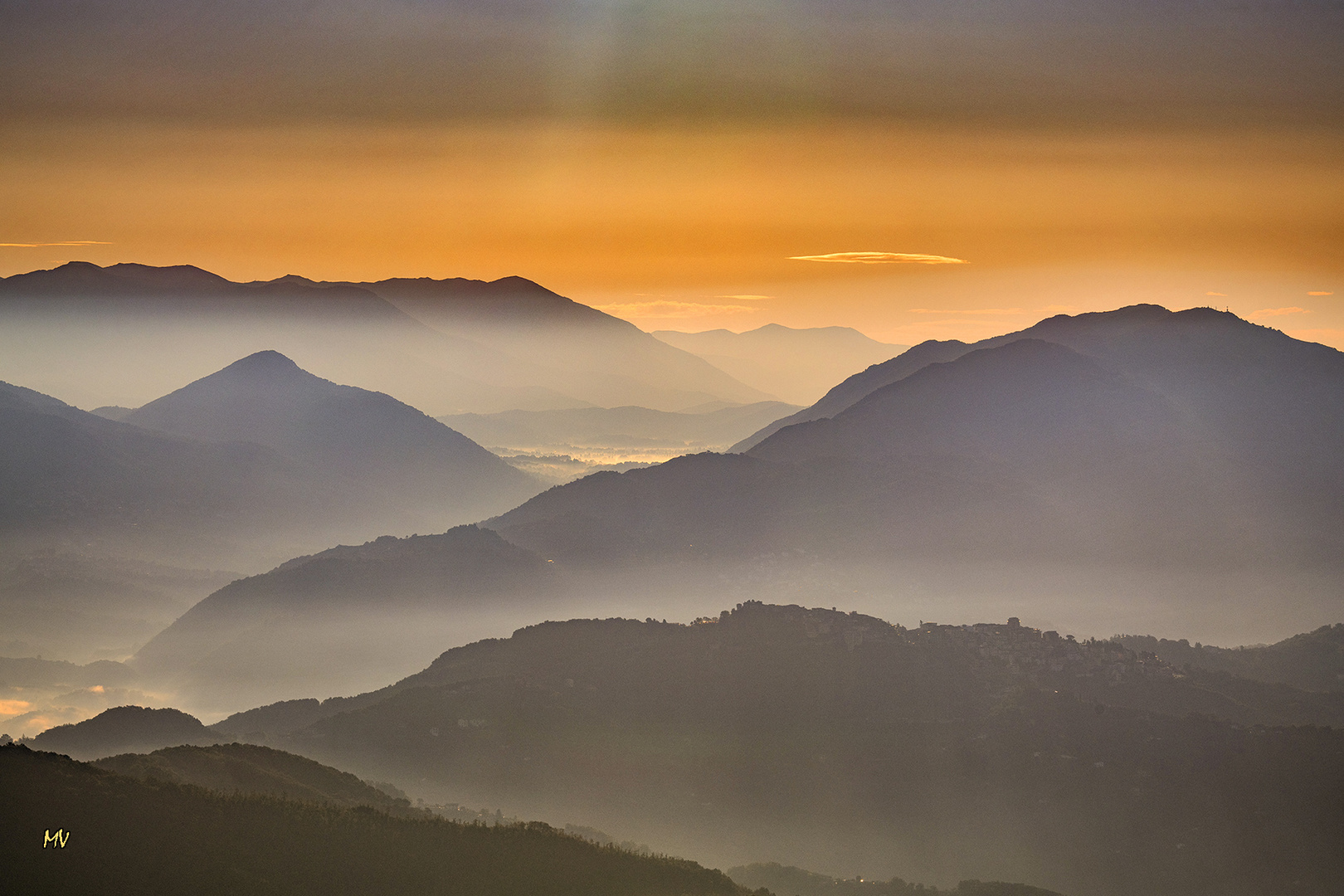 Alba sulle montagne laziali  