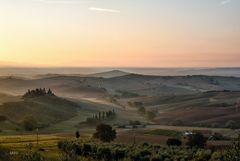 Alba sulle terre di Siena