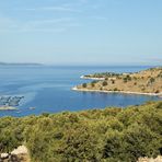 Albanien: Das Ionische Meer an der Straße von Saranda nach Butrint