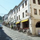 Albanien: Straße in Gjirokastra