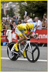 Alberto Contador...en maillot jaune!!